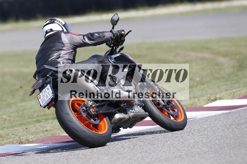 Archiv-2025/49 26.08.2025 Cornu Master School ADR/gruen-vert/unklar